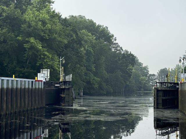 South Mills Lock gates closing